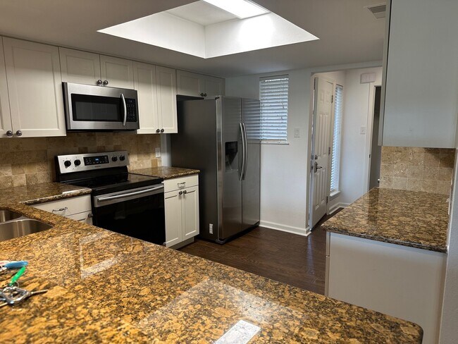 Building Photo - 5005 Georgi Ln