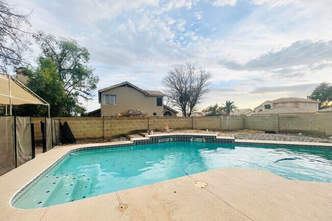 Building Photo - 11417 W Sage Ct