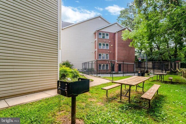 Building Photo - 3307 Wyndham Cir