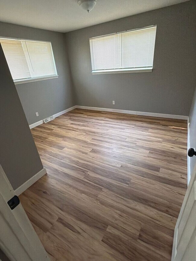 Building Photo - Charming 3-bedroom, 1-bath