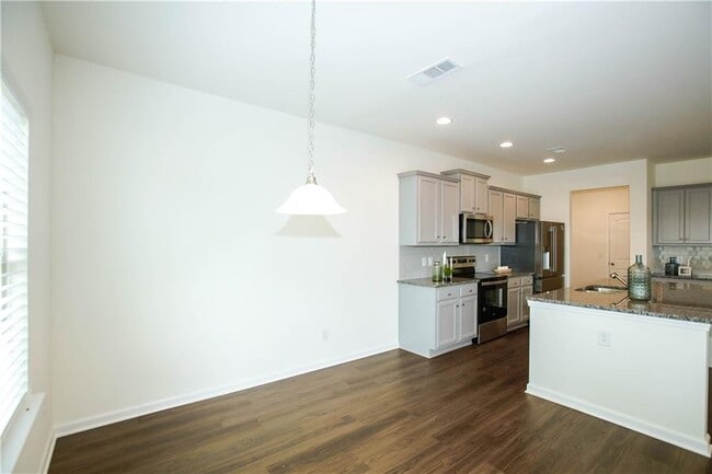 Building Photo - 124 Finley Dr
