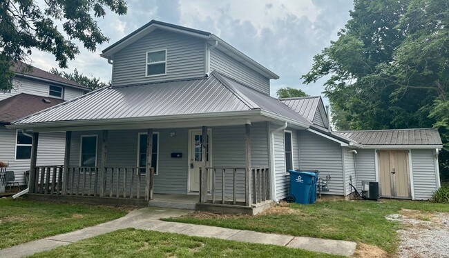 Primary Photo - Check Out This 3-Bed/1-Bath House in Bluff...