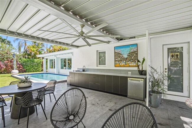 Building Photo - 7830 SW 53rd Pl