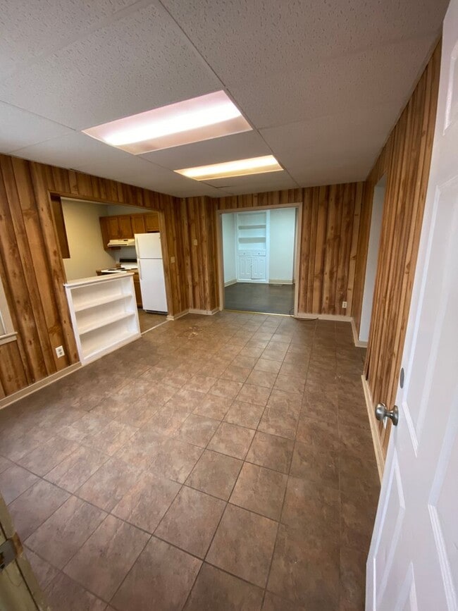 Building Photo - 705 E Montgomery St