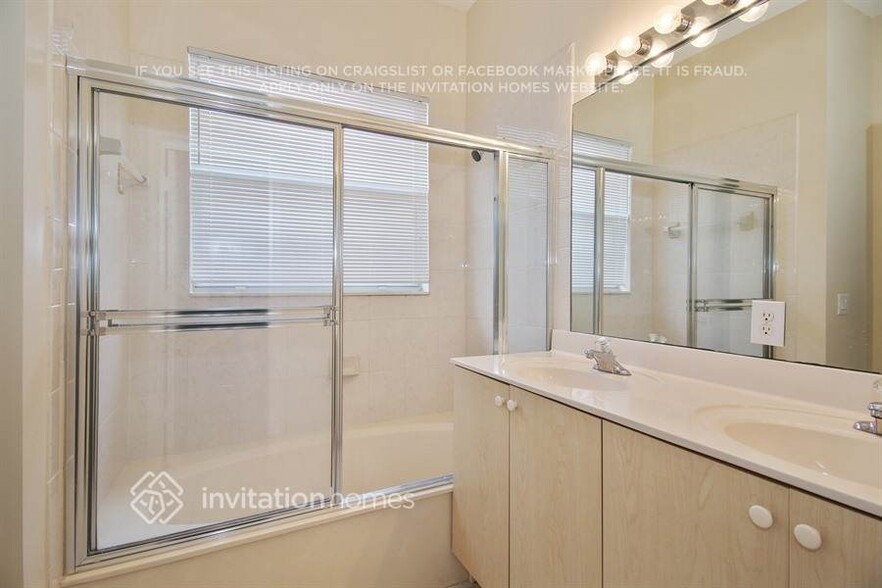 Building Photo - 2150 NE 37th Rd
