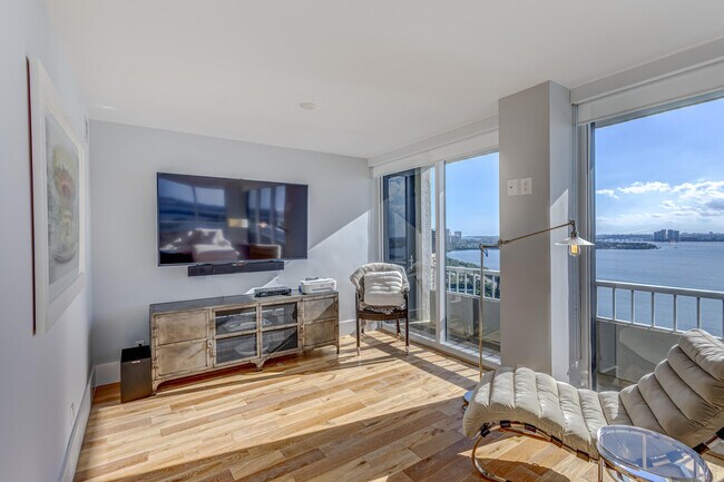 Building Photo - 5510 N Ocean Dr