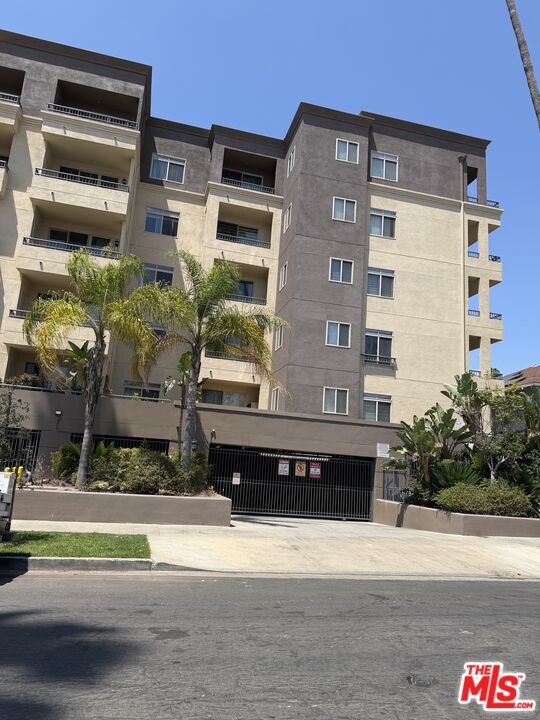 Building Photo - 991 Arapahoe St