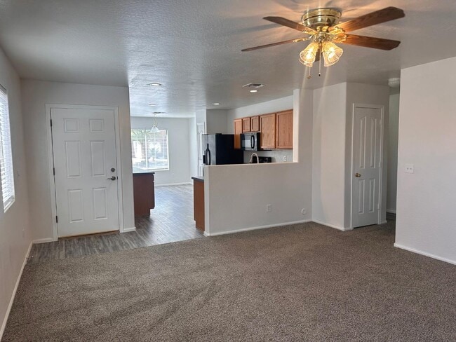 Building Photo - 43796 Sagebrush Trail