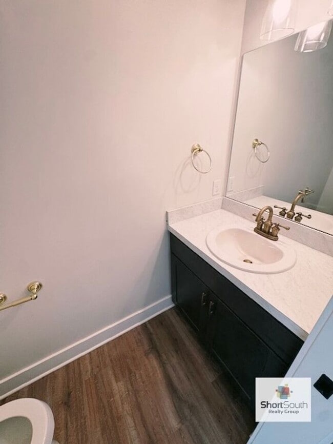 Building Photo - New 4 bed 3 bath house in East Town.