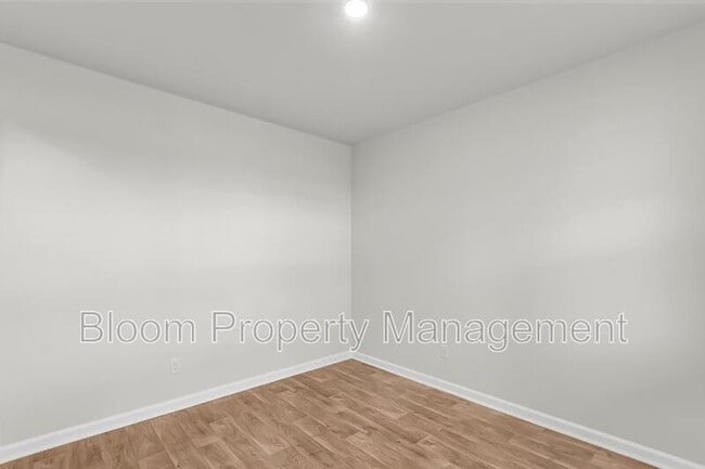 Building Photo - 502 Lk Rdg Blvd