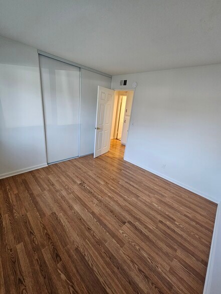 Building Photo - 7632 Amazon Dr