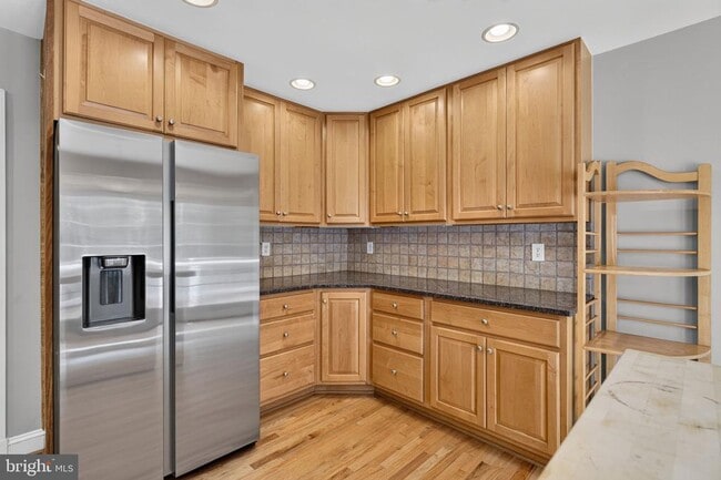 Building Photo - 6443 Walters Woods Dr