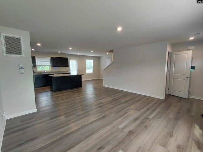 Building Photo - 329 Saskatoon Dr