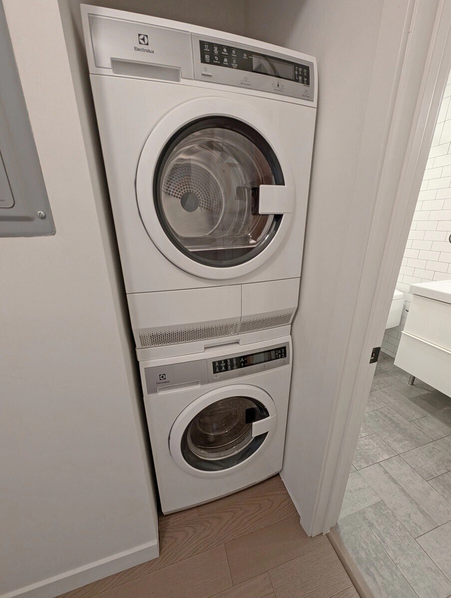 Building Photo - 850 2nd St