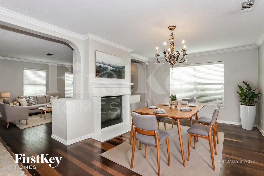 Building Photo - 621 Stellaway Dr