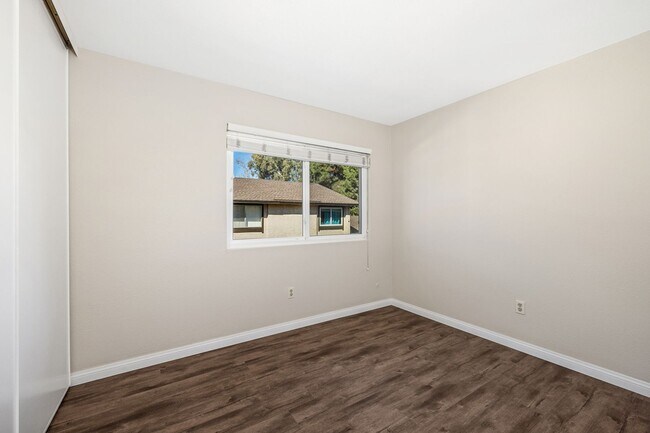 Building Photo - PEAC87