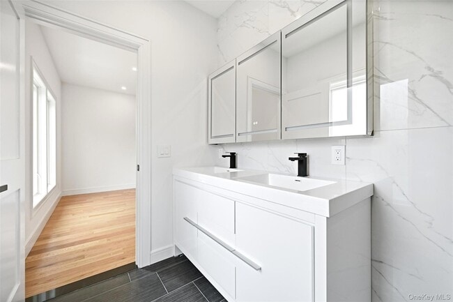 Building Photo - 67 Paulding Ln