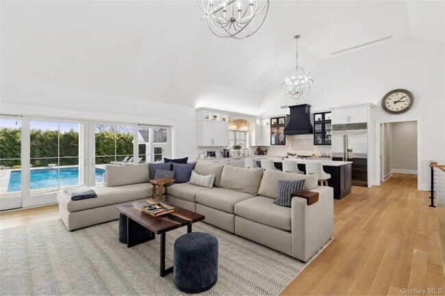 Building Photo - 47 Old Riverhead Rd