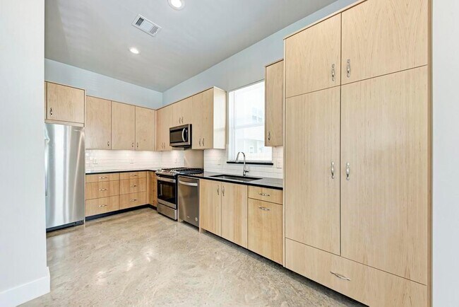 Building Photo - 7714 Watson St