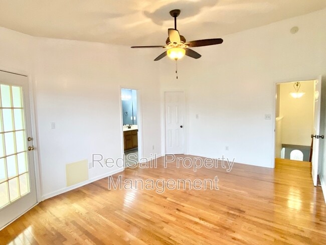 Building Photo - 144 River Walk Ct