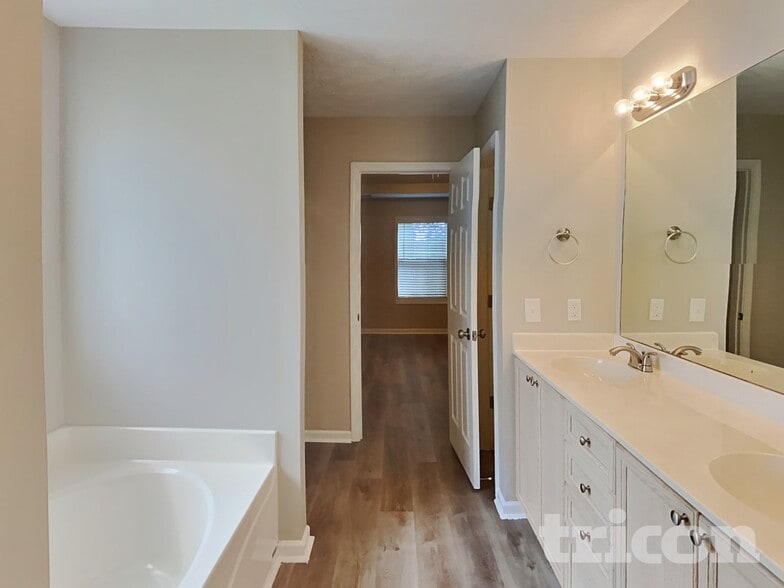 Building Photo - 1029 Chesire Way