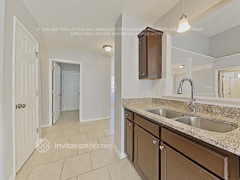 Building Photo - 8101 Rachel Ct