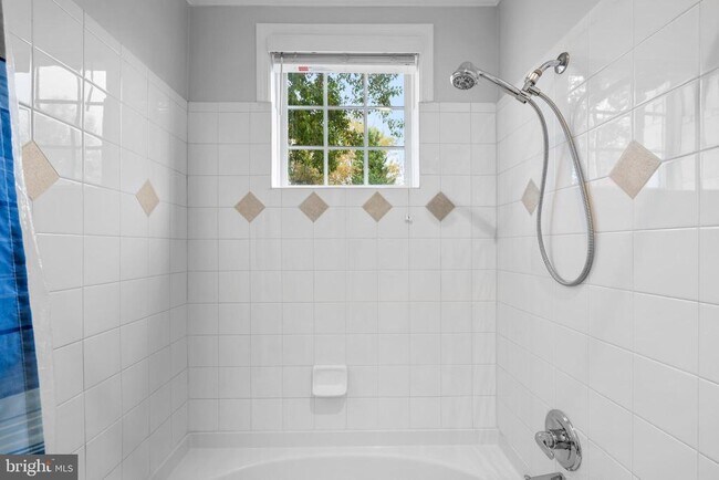 Building Photo - 501 Sunset View Terrace SE