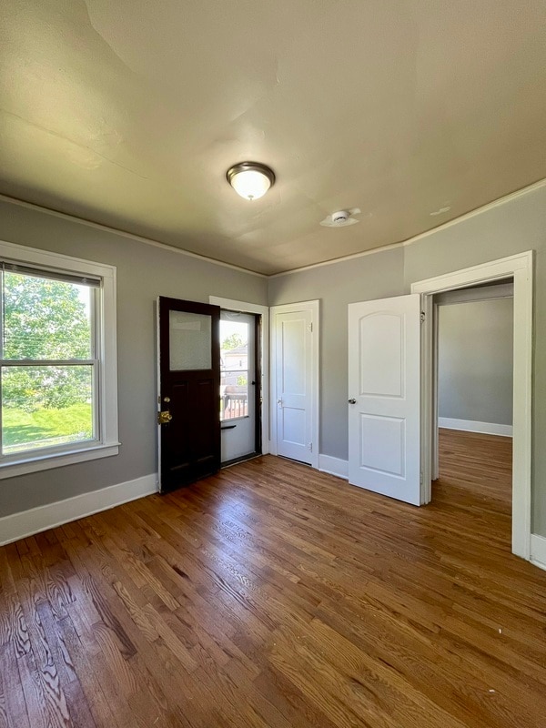 Building Photo - 168 Bondie St