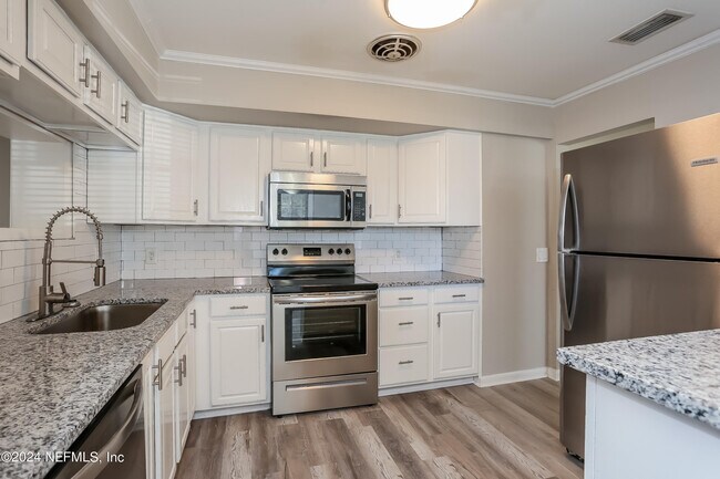 Building Photo - 11251 Andrea Dr