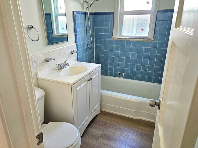 Full bath - 1749 S Carmelina Ave