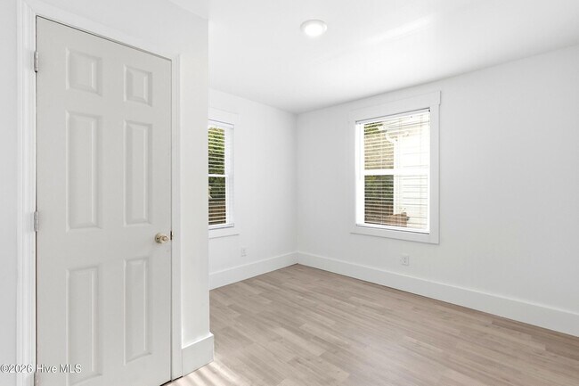Building Photo - 1409 Glenn St