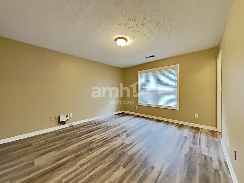 Building Photo - 3174 Baymount Way