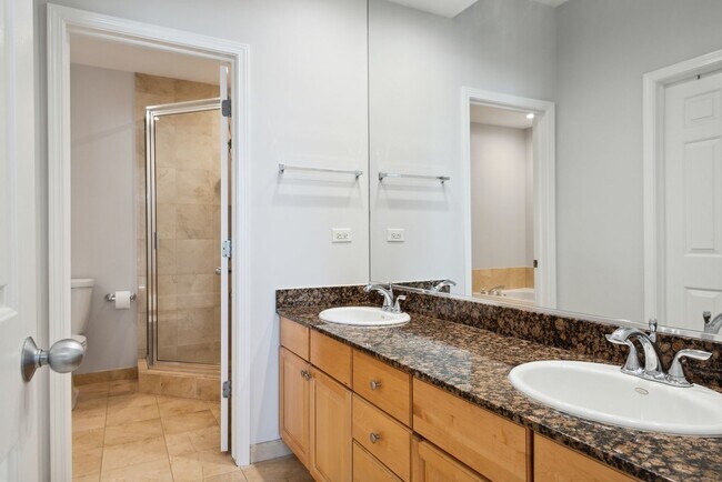 Building Photo - 821 W Superior St