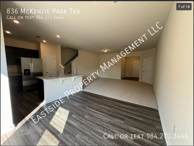 Building Photo - 836 McKenzie Pk Ter