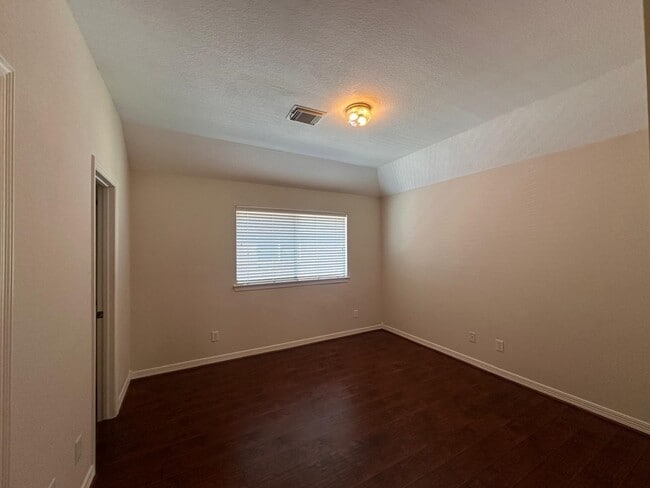 Building Photo - 5819 Brook Bend Dr