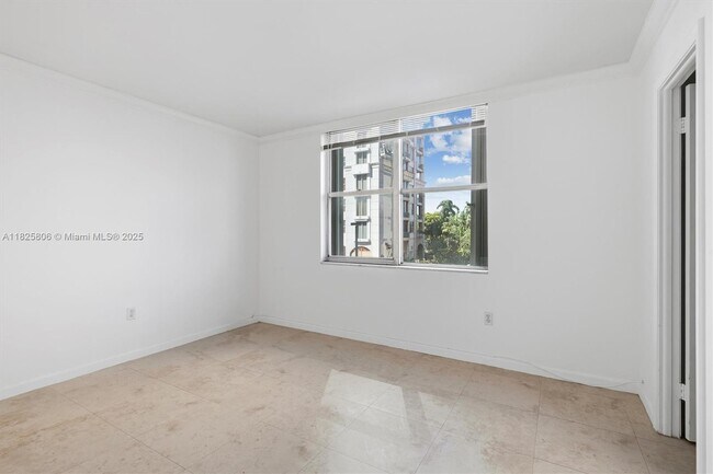 Building Photo - 625 Biltmore Way