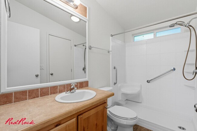 Building Photo - Single-Level 2 Bedroom Home in Washington 55+ Community!