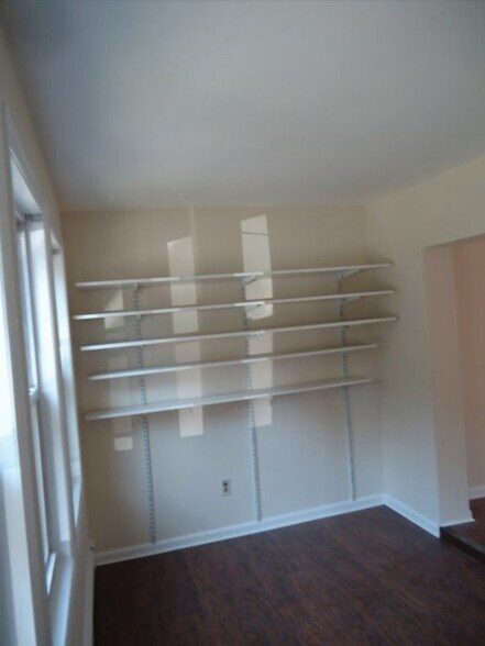 Building Photo - 6 Intervale Ave