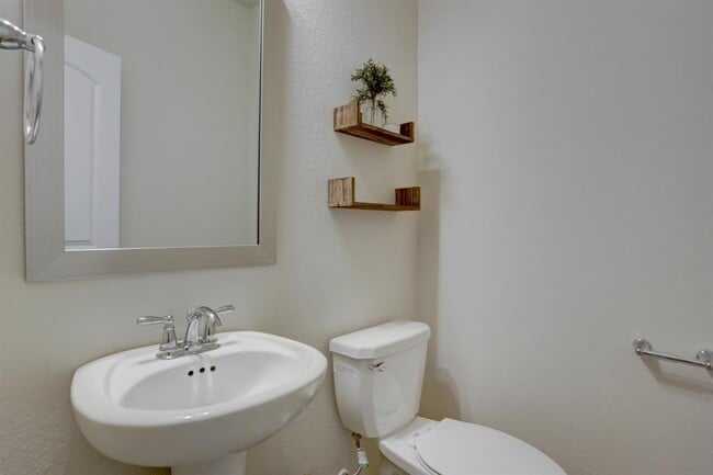 Building Photo - 511 Bonbrook Ln