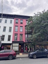 Building Photo - 610 Warren St