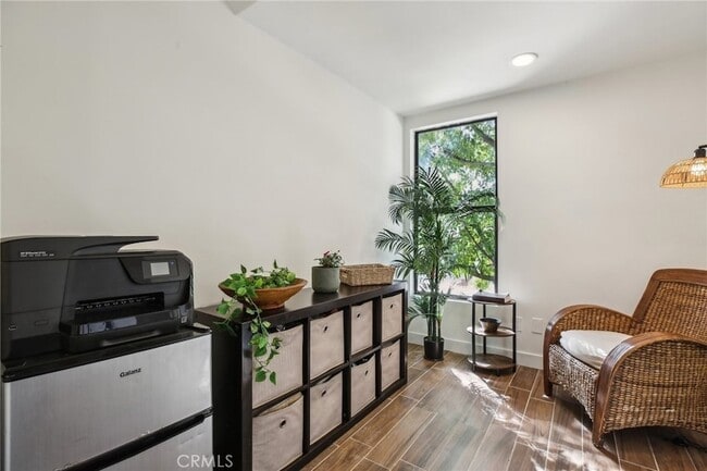 Building Photo - 25761 Le Parc