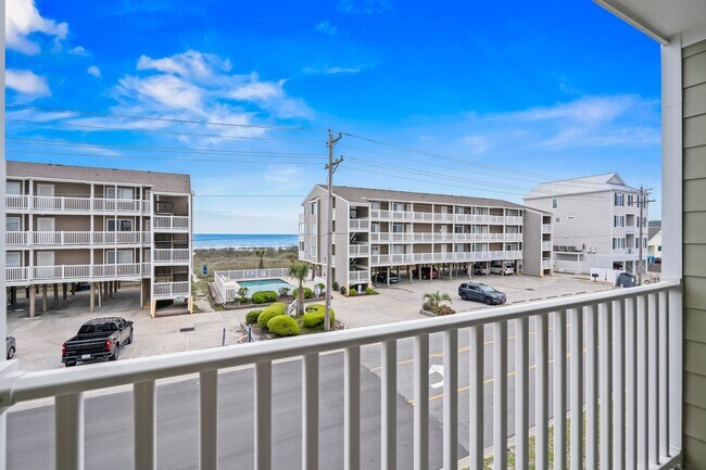 Building Photo - Close to the beach