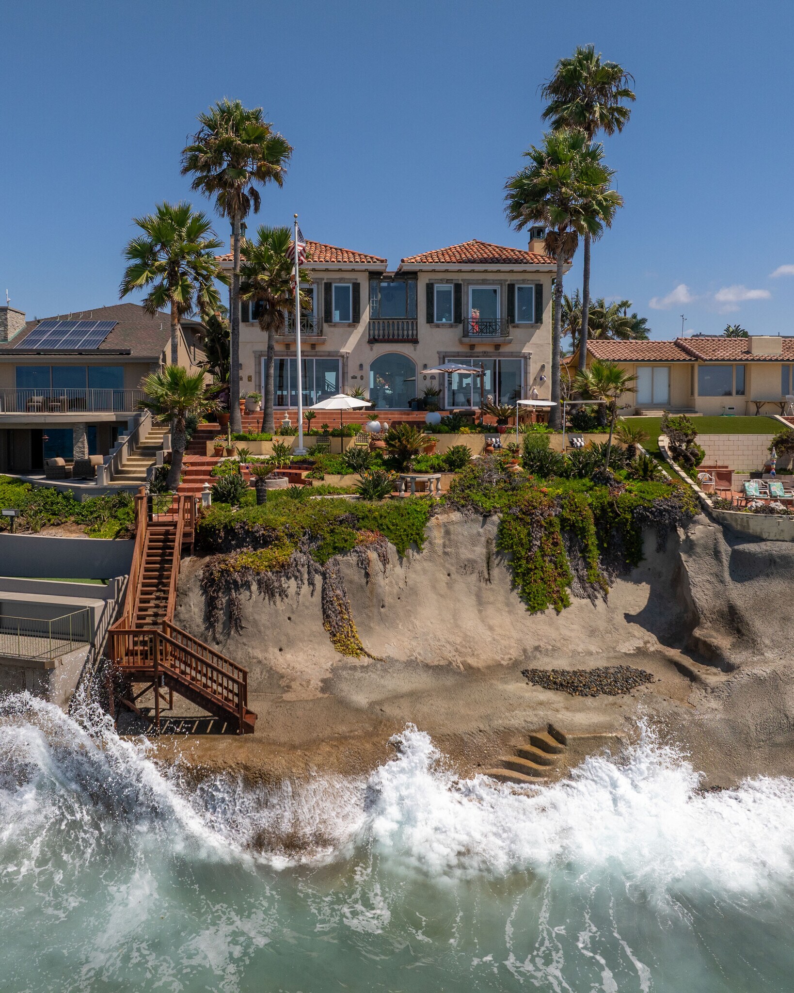 Building Photo - 5143 Shore Dr