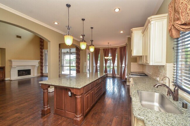 Building Photo - 27411 Robillard Springs Ln