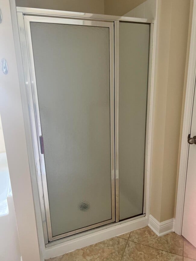 Building Photo - 123 Crab Apple Ave