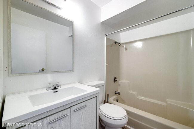 Building Photo - 20206 S Frankfort Square Rd