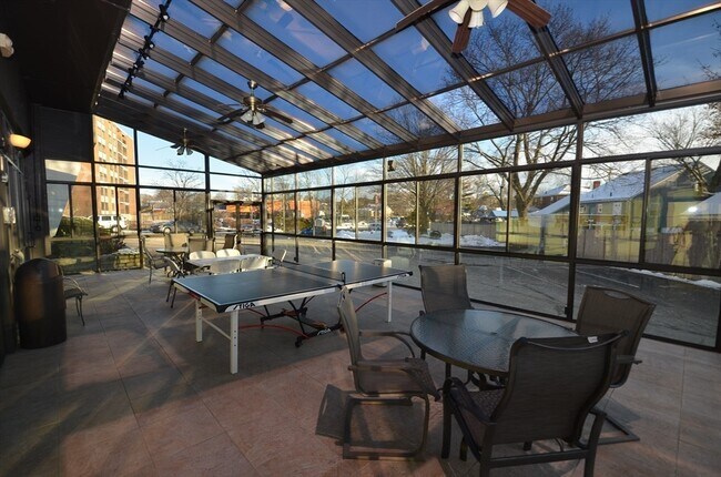 Building Photo - 51 Melrose St