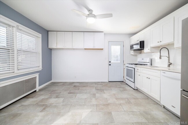 Building Photo - 2280 Brookside Ave