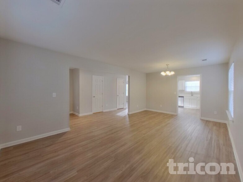 Building Photo - 1467 Eschol Ln NW