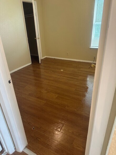 Building Photo - 8305 Garcreek Cir